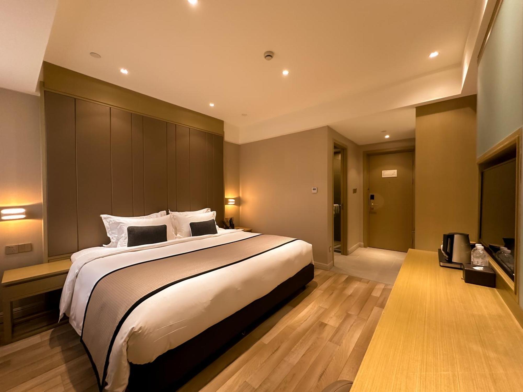 Shanghai-Deco Hotel-Free Shuttle Bus To Pudong Airport And Disneyland Exterior photo