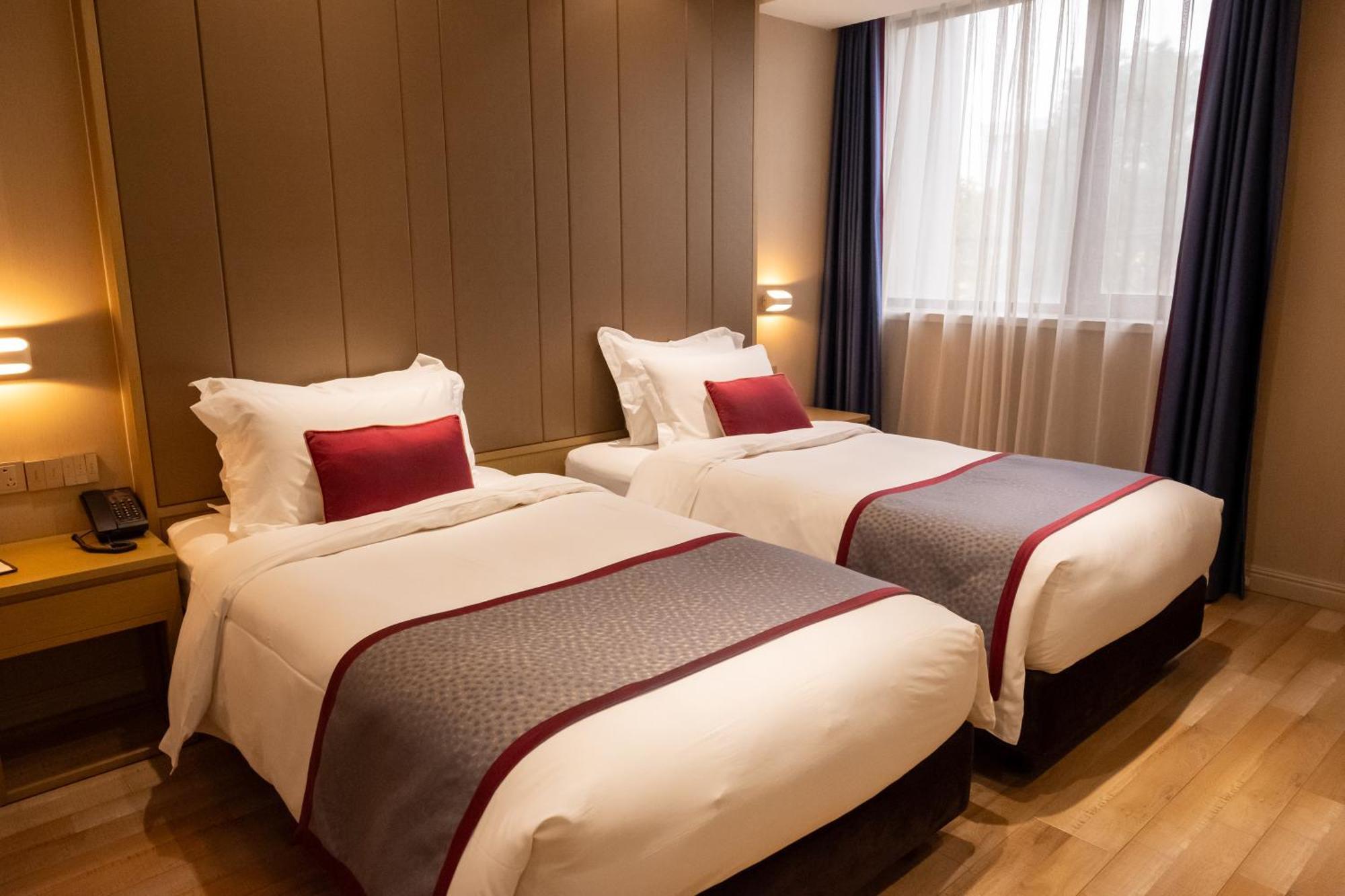 Shanghai-Deco Hotel-Free Shuttle Bus To Pudong Airport And Disneyland Exterior photo