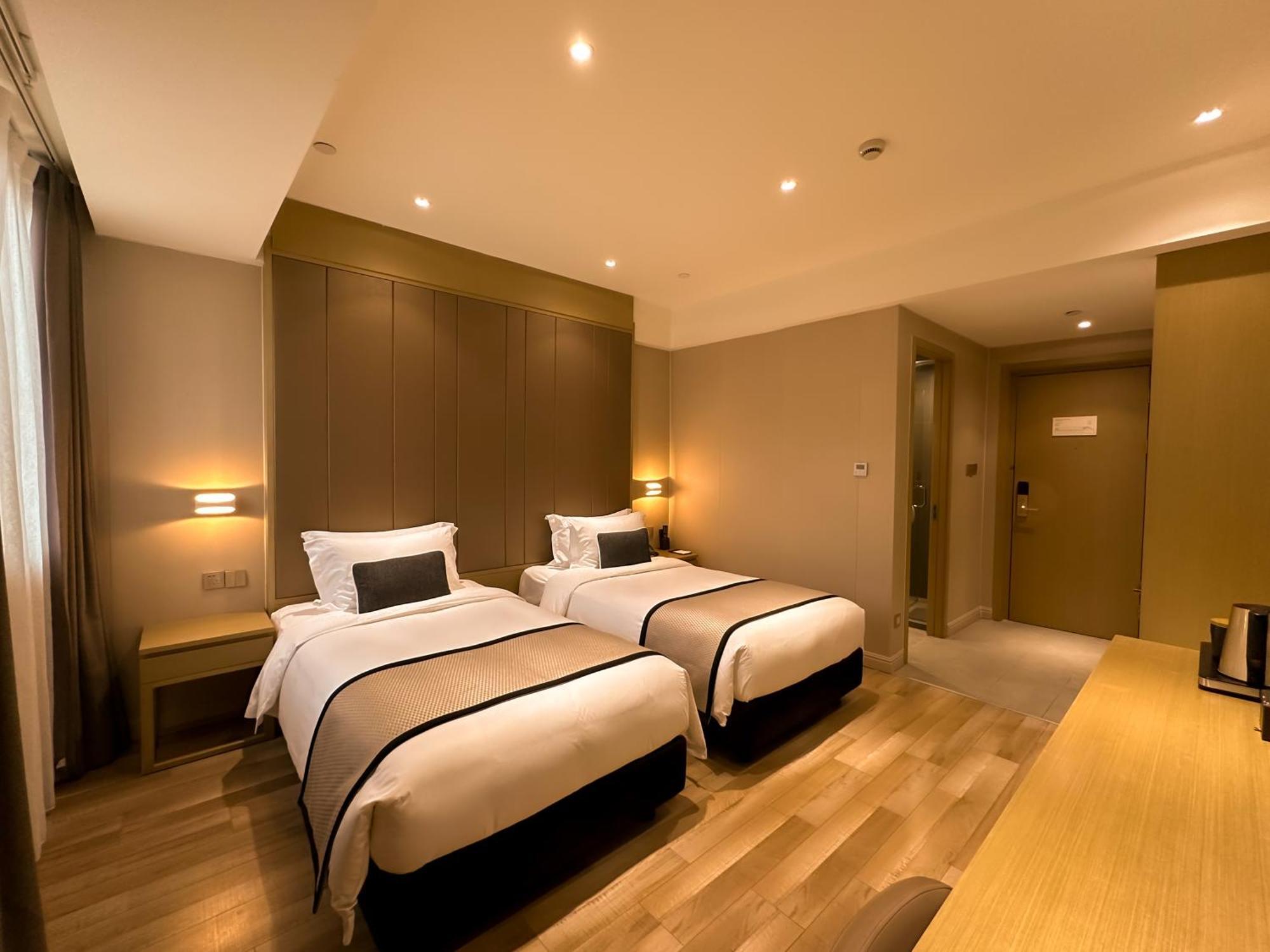Shanghai-Deco Hotel-Free Shuttle Bus To Pudong Airport And Disneyland Exterior photo